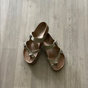 Birkenstock 41 women's 9.5 Strappy Sandals